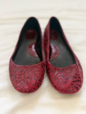 B.O.C Born Red Embossed Leather Ballet Flats Comfort Slip On Size 7.5